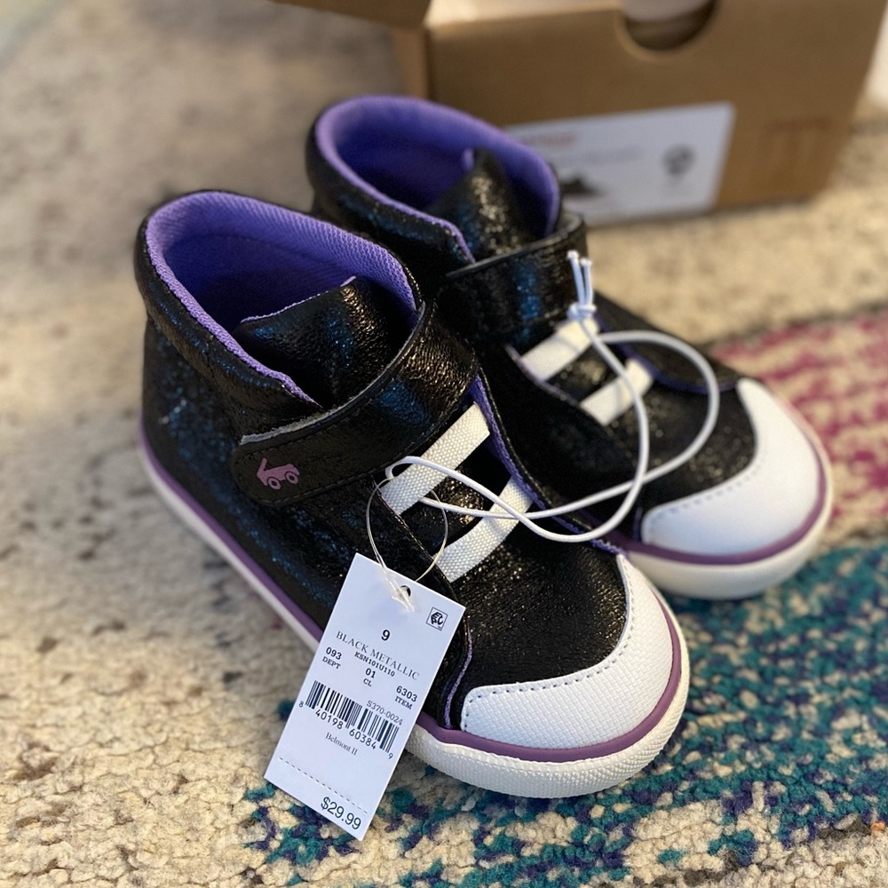 See Kai Run basics Belmont II shoes, size 9